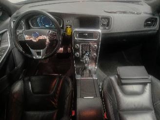 Volvo V-60 V60 I (FW/GW) Combi 2.0 D4 16V (D4204T5(Euro 6)) [133kW]  (10-2013/12-=
2015) picture 11