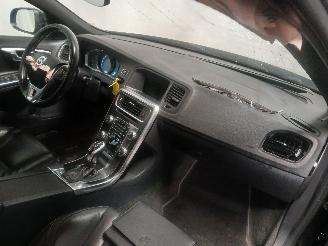 Volvo V-60 V60 I (FW/GW) Combi 2.0 D4 16V (D4204T5(Euro 6)) [133kW]  (10-2013/12-=
2015) picture 8