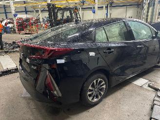 Toyota Prius Prius (ZVW5) Hatchback 1.8 16V Hybrid (2ZRFXE) [72kW]  (09-2015/12-202=
2) picture 3