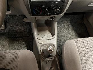 Mazda Premacy Premacy MPV 1.8 16V (FPE1) [74kW]  (07-1999/03-2005) picture 16