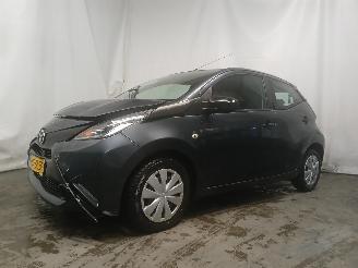 Toyota Aygo Aygo (B40) Hatchback 1.0 12V VVT-i (1KR-FE) [51kW]  (05-2014/06-2018) picture 3