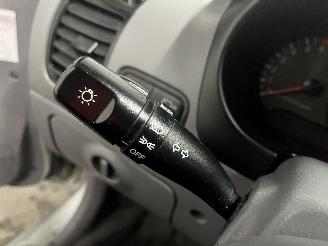 Hyundai Accent Accent Hatchback 1.3 12V (G4EA) [62kW]  (08-2002/11-2005) picture 14