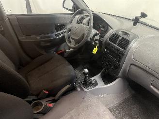 Hyundai Accent Accent Hatchback 1.3 12V (G4EA) [62kW]  (08-2002/11-2005) picture 9