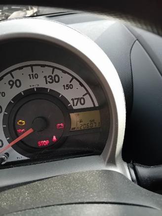 Peugeot 107 107 Hatchback 1.0 12V (384F(1KR)) [50kW]  (06-2005/05-2014) picture 2