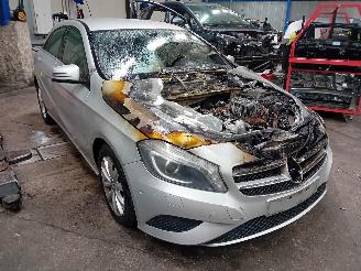 Mercedes A-klasse A (W176) Hatchback 1.6 A-180 16V (M270.910) [90kW]  (09-2012/05-2018) picture 2