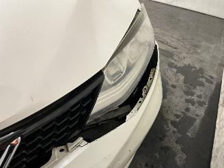 Nissan Pulsar Pulsar (C13) Hatchback 1.2 DIG-T 16V (HRA2DDT) [85kW]  (10-2014/...) picture 10