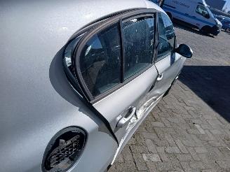 BMW 1-serie 1 serie (E87/87N) Hatchback 5-drs 116i 1.6 16V (N45-B16A) [85kW]  (06-=
2004/06-2011) picture 22