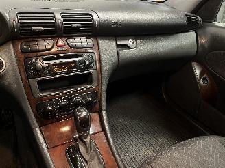 Mercedes C-klasse C (W203) Sedan 2.0 C-200K 16V (M111.955) [120kW]  (05-2000/06-2002) picture 21