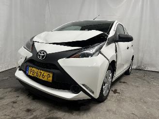 uszkodzony samochody osobowe Toyota Aygo Aygo (B40) Hatchback 1.0 12V VVT-i (1KR-FE) [51kW]  (05-2014/06-2018) 2017/6
