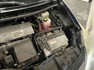 Toyota Auris Auris (E15) Hatchback 1.8 16V HSD Full Hybrid (2ZRFXE) [100kW]  (09-20=
10/09-2012) picture 12