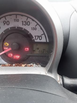 Peugeot 107 107 Hatchback 1.0 12V (384F(1KR)) [50kW]  (06-2005/05-2014) picture 2