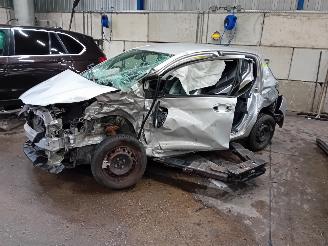 Uttjänta bilar auto Toyota Yaris Yaris III (P13) Hatchback 1.33 16V Dual VVT-I (1NRFE) [73kW]  (09-2011=
/09-2020) 2014/6