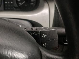 Renault Trafic Trafic New (FL) Van 1.9 dCi 82 16V (F9Qt-762) [60kW]  (03-2001/10-2006=
) picture 17