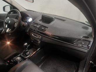 Renault Mégane Megane III Berline (BZ) Hatchback 5-drs 1.5 dCi 110 (K9K-657) [81kW]  =
(02-2009/02-2016) picture 8