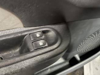 Renault Twingo Twingo II (CN) Hatchback 3-drs 1.2 16V (D4F-770) [55kW]  (03-2007/09-2=
014) picture 13