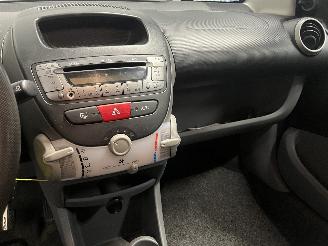 Toyota Aygo Aygo (B10) Hatchback 1.0 12V VVT-i (1KR-FE) [50kW]  (07-2005/05-2014) picture 24