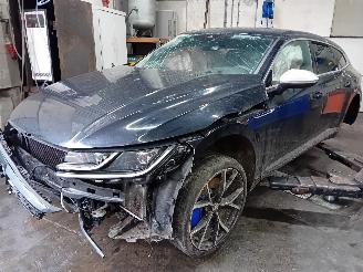 Uttjänta bilar auto Volkswagen Arteon Arteon Shooting Brake (3HAC) Combi 2.0 TSI R 16V 4Motion (DNFG) [235kW=
]  (11-2020/...) 2021/10