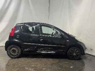 Peugeot 107 107 Hatchback 1.0 12V (384F(1KR)) [50kW]  (06-2005/05-2014) picture 8