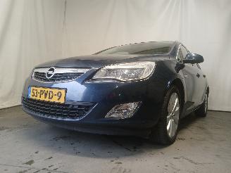 uszkodzony samochody osobowe Opel Astra Astra J Sports Tourer (PD8/PE8/PF8) Combi 1.4 Turbo 16V (A14NET(Euro 5=
)) [103kW]  (10-2010/10-2015) 2011/3
