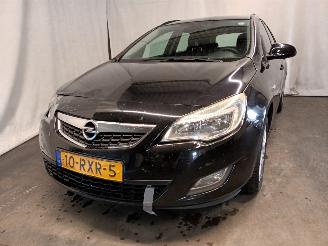 damaged passenger cars Opel Astra Astra J Sports Tourer (PD8/PE8/PF8) Combi 1.4 16V ecoFLEX (A14XER(Euro=
 5)) [74kW]  (10-2010/10-2015) 2011/8