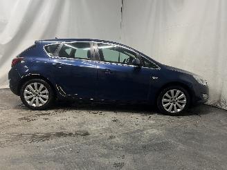 Opel Astra Astra J (PC6/PD6/PE6/PF6) Hatchback 5-drs 1.4 Turbo 16V (A14NEL(Euro 5=
)) [88kW]  (10-2010/10-2015) picture 7