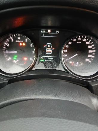 Nissan Qashqai Qashqai (J11) SUV 1.2 DIG-T 16V (HRA2DDT) [85kW]  (11-2013/...) picture 2