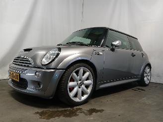 Mini Mini Mini Cooper S (R53) Hatchback 1.6 16V (W11-B16A) [120kW]  (03-2002/09-=
2006) picture 3