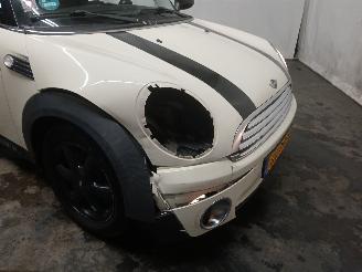 Mini Mini Mini (R56) Hatchback 1.6 16V Cooper (N12-B16A) [88kW]  (10-2006/02-201=
2) picture 18