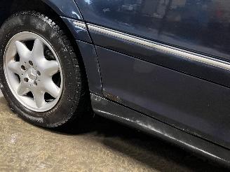 Mercedes C-klasse C (W203) Sedan 2.0 C-200K 16V (M111.955) [120kW]  (05-2000/06-2002) picture 9