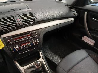 BMW 1-serie 1 serie (E81) Hatchback 3-drs 118i 16V (N43-B20A) [105kW]  (09-2006/12=
-2011) picture 16