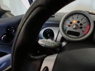 Mini Mini Mini Cooper S (R53) Hatchback 1.6 16V (W11-B16A) [120kW]  (03-2002/09-=
2006) picture 14
