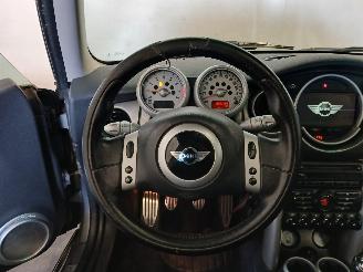 Mini Mini Mini Cooper S (R53) Hatchback 1.6 16V (W11-B16A) [120kW]  (03-2002/09-=
2006) picture 18