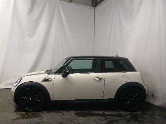 Mini Mini Mini (R56) Hatchback 1.6 Cooper D 16V (DV6TED4(9HZ)) [80kW]  (11-2006/=
09-2010) picture 4