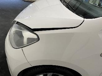 Volkswagen Up! Up! (121) Hatchback 1.0 12V 75 (CWRA) [55kW]  (08-2011/11-2019) picture 8