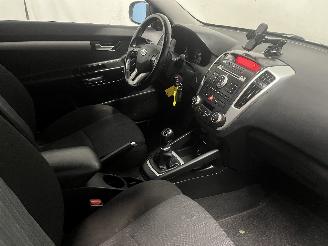 Kia Cee d Pro cee'd (EDB3) Hatchback 3-drs 1.4 CVVT 16V (G4FA) [66kW]  (06-2010/=
09-2012) picture 15