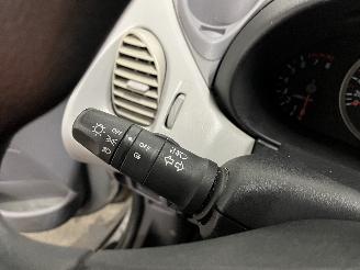 Nissan Almera Almera Tino (V10M) MPV 1.8 16V (QG18DE) [85kW]  (12-2002/02-2006) picture 15