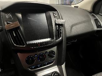 Ford Focus Focus 3 Hatchback 1.0 Ti-VCT EcoBoost 12V 100 (M2DA(Euro 5)) [74kW]  (=
02-2012/05-2018) picture 19