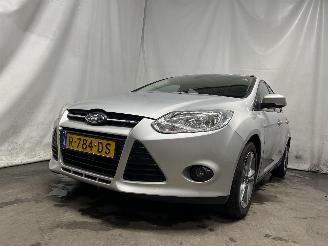 krockskadad bil auto Ford Focus Focus 3 Hatchback 1.0 Ti-VCT EcoBoost 12V 100 (M2DA(Euro 5)) [74kW]  (=
02-2012/05-2018) 2014/3