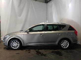 Kia Cee d Cee'd Sporty Wagon (EDF) Combi 1.4 16V (G4FA) [66kW]  (07-2009/12-2012=
) picture 4