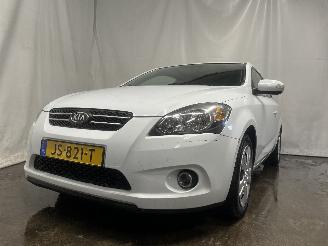 skadebil auto Kia Cee d Pro cee'd (EDB3) Hatchback 3-drs 1.4 CVVT 16V (G4FA) [66kW]  (06-2010/=
09-2012) 2010/5