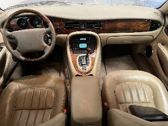 Jaguar XJ XJ8 (X308) Sedan 3.2 V8 32V Executive,Sport (AC) [174kW]  (07-1997/05-=
2003) picture 13