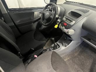Toyota Aygo Aygo (B10) Hatchback 1.0 12V VVT-i (1KR-FE) [50kW]  (07-2005/05-2014) picture 9
