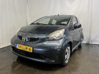 krockskadad bil auto Toyota Aygo Aygo (B10) Hatchback 1.0 12V VVT-i (1KR-FE) [50kW]  (07-2005/05-2014) 2007/12