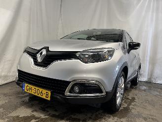 krockskadad bil auto Renault Captur Captur (2R) SUV 0.9 Energy TCE 12V (H4B-408(H4B-B4)) [66kW]  (06-2013/=
=2E..) 2014/9