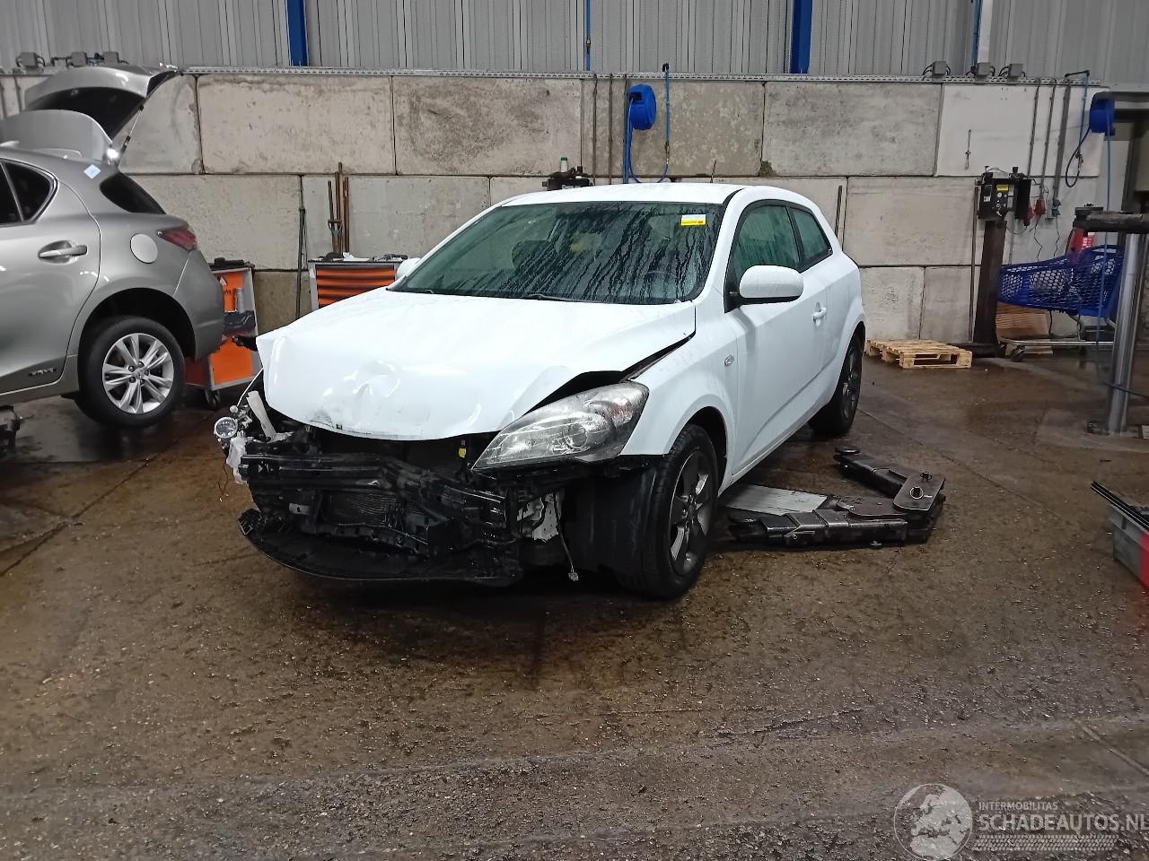 Kia Cee d Pro cee'd (EDB3) Hatchback 3-drs 1.4 CVVT 16V (G4FA) [66kW]  (06-2010/=
09-2012)