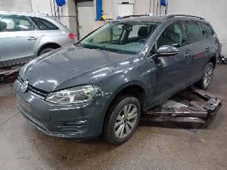 Vrakbiler auto Volkswagen Golf Golf VII Variant (AUVV) Combi 1.6 TDI BlueMotion 16V (CXXB) [81kW]  (0=
5-2013/12-2020) 2015/6