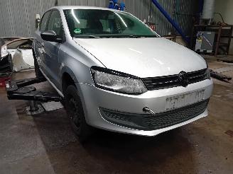 Volkswagen Polo Polo V (6R) Hatchback 1.2 12V BlueMotion Technology (CGPA(Euro 5)) [51=
kW]  (06-2009/05-2014) picture 2