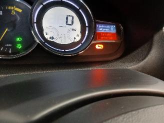 Renault Mégane Megane III Grandtour (KZ) Combi 5-drs 1.5 dCi 110 (K9K-837(K9K-N8)) [8=
1kW]  (02-2009/04-2016) picture 21