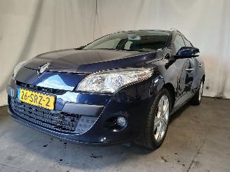 Coche accidentado Renault Mégane Megane III Grandtour (KZ) Combi 5-drs 2.0 16V CVT (M4R-F713) [103kW]  =
(05-2009/02-2016) 2010/10