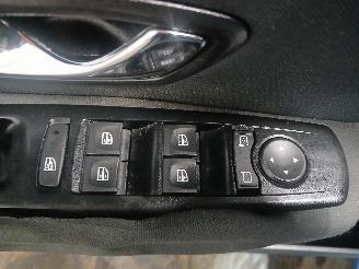 Renault Mégane Megane III Grandtour (KZ) Combi 5-drs 1.5 dCi 110 (K9K-636(K9K-A6)) [8=
1kW]  (02-2009/04-2016) picture 13